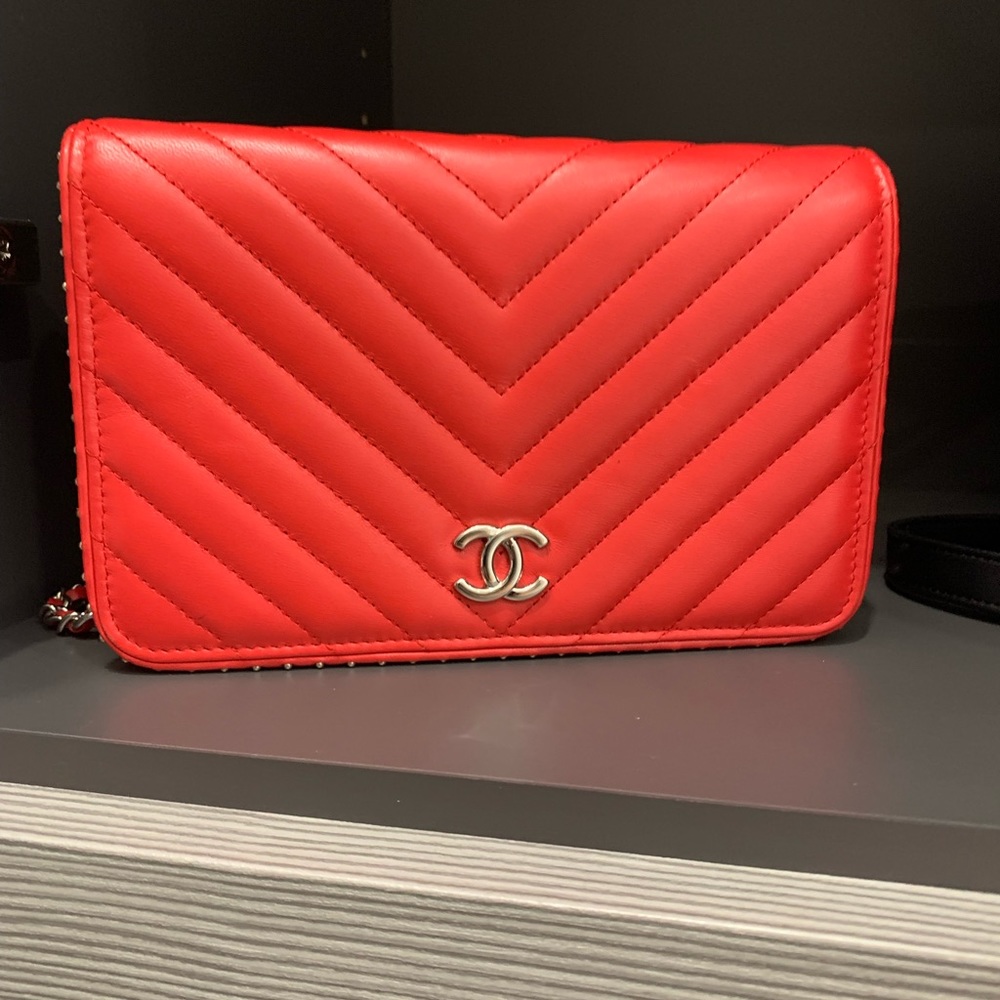 Chanel wallet on a chain chevron Red